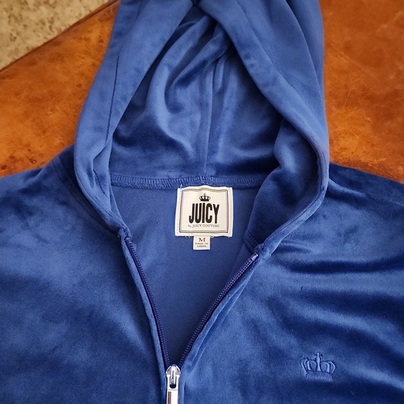 JUICY  COUTURE Plush Velour, Size Med. - Picture 2 of 5
